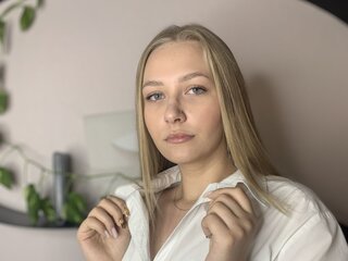 NoreenHearing pussy anal camshow